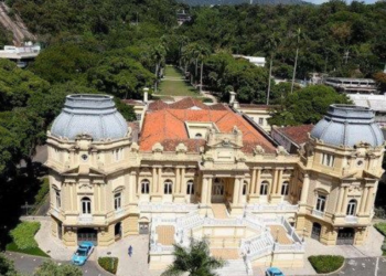 Mudanças administrativas têm forte peso político.