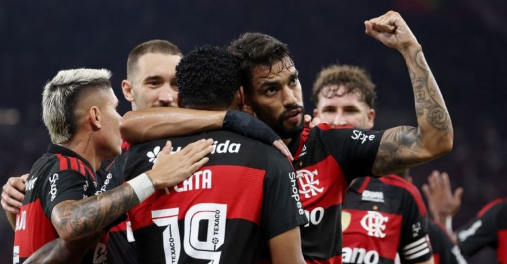 Com apoio da torcida, Flamengo vira sobre o Santos por 3 a 1 e se aproxima do G4 do Campeonato Brasileiro.