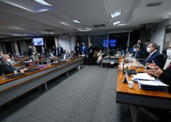 O ex-governador do Distrito Federal Ibaneis Rocha voltou a não comparecer à Comissão Parlamentar de Inquérito (CPI) do Crime Organizado