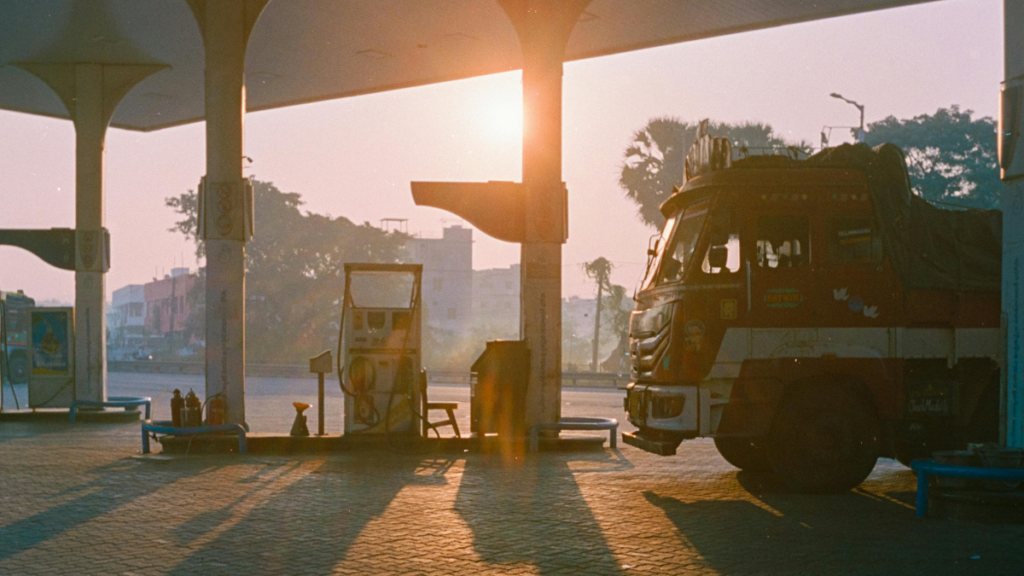 Petrobras avalia estratégia para garantir autossuficiência em diesel em até cinco anos e reduzir impactos de crises internacionais no preço dos combustíveis.
