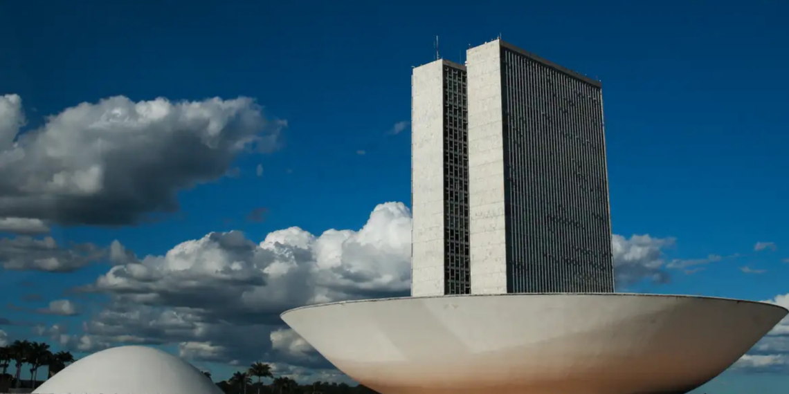 Senado pode votar criação de cadastro nacional de condenados por violência contra a mulher. Agenda inclui sabatina de indicado ao STF, análise de veto e PEC trabalhista.