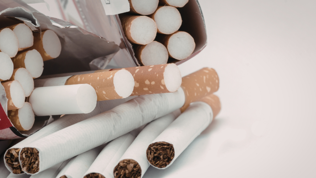 Alta no imposto sobre cigarros tenta equilibrar impacto dos combustíveis.