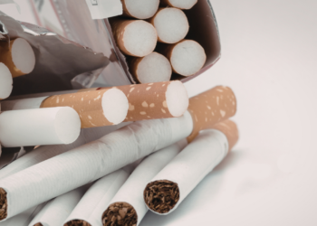 Alta no imposto sobre cigarros tenta equilibrar impacto dos combustíveis.