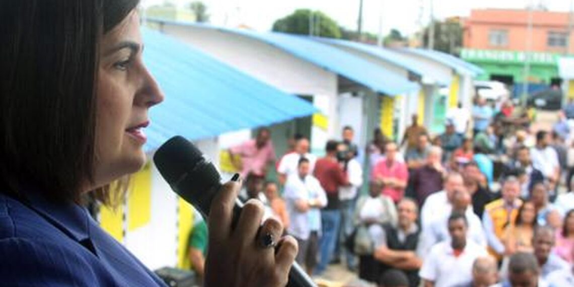 Rosinha Garotinho não pode assumir cargo na Prefeitura de Campos neste momento por impedimento judicial, segundo o prefeito
