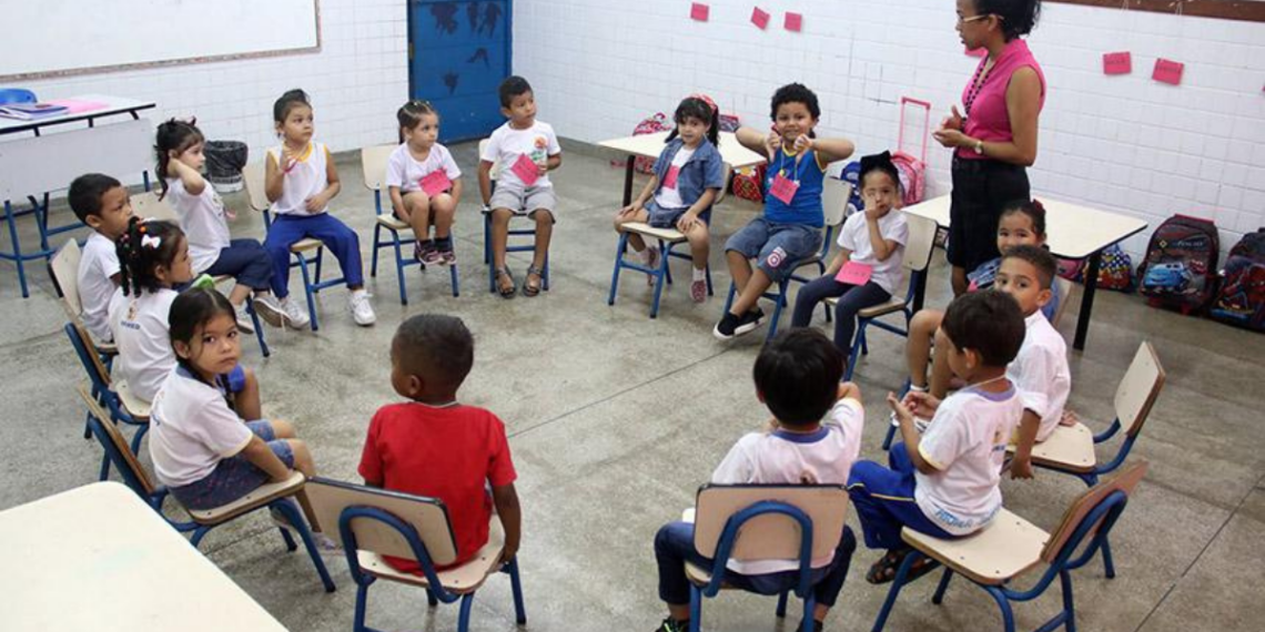 Senado pode incluir professoras de creches no magistério