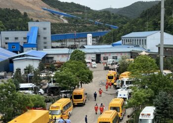 Explosão em mina de carvão na China deixa dezenas de mortos e mobiliza grande operação de resgate na província de Shanxi.