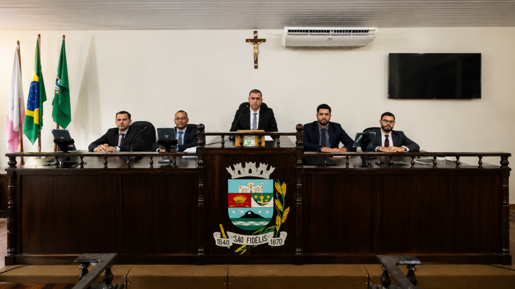 Operação do GAECO investiga “rachadinha” com devolução de salários em São Fidélis.