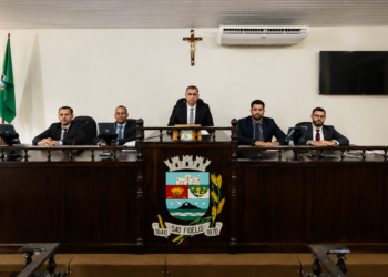 Operação do GAECO investiga “rachadinha” com devolução de salários em São Fidélis.