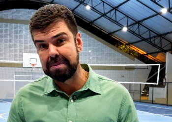 Welberth Rezende inaugura a Praça Orlando Silva Proença e a Quadra Diego de Oliveira Caetano no bairro Miramar, em Macaé.