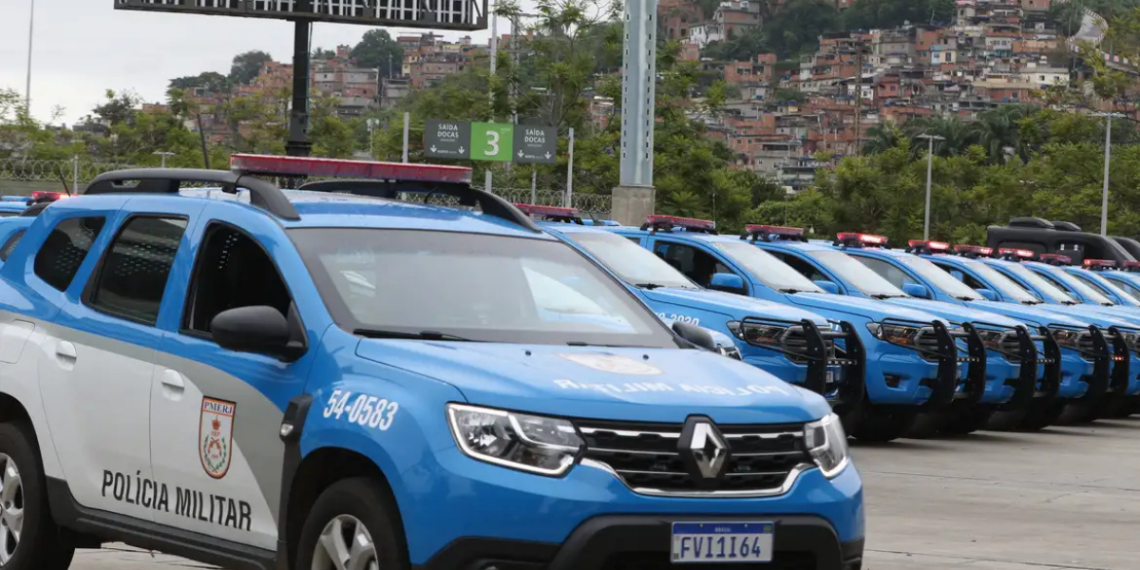 MP do Rio denuncia dois policiais militares por homicídio triplamente qualificado de empresário na Pavuna após mais de 20 disparos de fuzil.