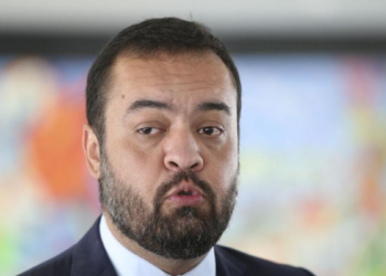 Operação Sem Refino investiga suposta influência sobre órgãos estratégicos.