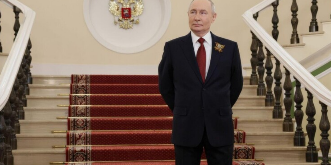 Vladimir Putin afirmou que a guerra na Ucrânia está chegando ao fim, criticou o apoio europeu a Kiev e disse que a Rússia resistiu às tentativas de enfraquecimento do país.