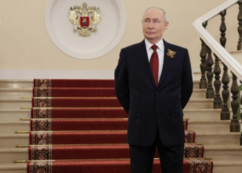Vladimir Putin afirmou que a guerra na Ucrânia está chegando ao fim, criticou o apoio europeu a Kiev e disse que a Rússia resistiu às tentativas de enfraquecimento do país.
