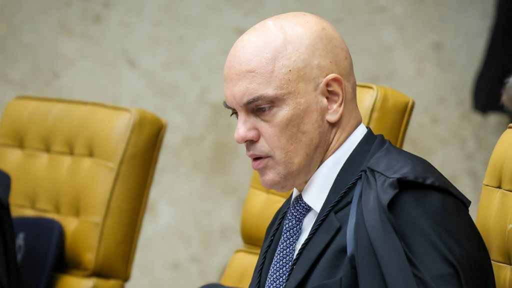 Nova legislação penal prevê reavaliação das penas e aguarda decisão final do STF.