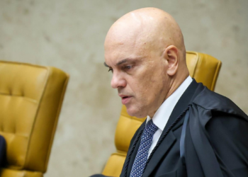 Nova legislação penal prevê reavaliação das penas e aguarda decisão final do STF.