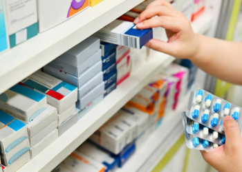 Estado do Rio tenta reduzir atrasos em tratamentos e fornecimento de medicamentos.