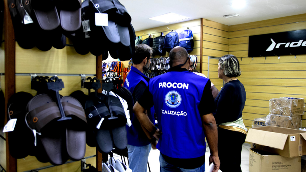 Procon de Macaé orienta consumidores sobre direitos, trocas e cuidados nas compras do Dia das Mães para evitar prejuízos e golpes.