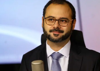 Governo federal avalia flexibilizar regras do MEI diante da redução da jornada semanal de trabalho.