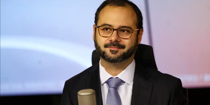 Governo federal avalia flexibilizar regras do MEI diante da redução da jornada semanal de trabalho.