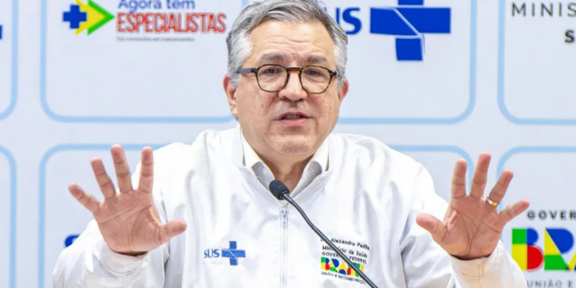 Ministro Alexandre Padilha diz que suspensão de lotes da Ypê pela Anvisa teve motivação técnica e sanitária, sem relação com disputas políticas.