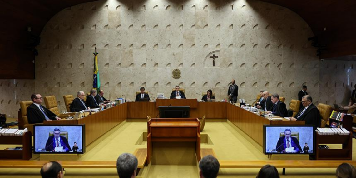 Alteração na lei penal pode reduzir condenações; STF fará revisão dos casos.