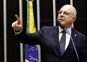 Projeto da Política Nacional de Minerais Críticos avança no Congresso e propõe maior agregação de valor, incentivo à tecnologia e mineração urbana no Brasil.