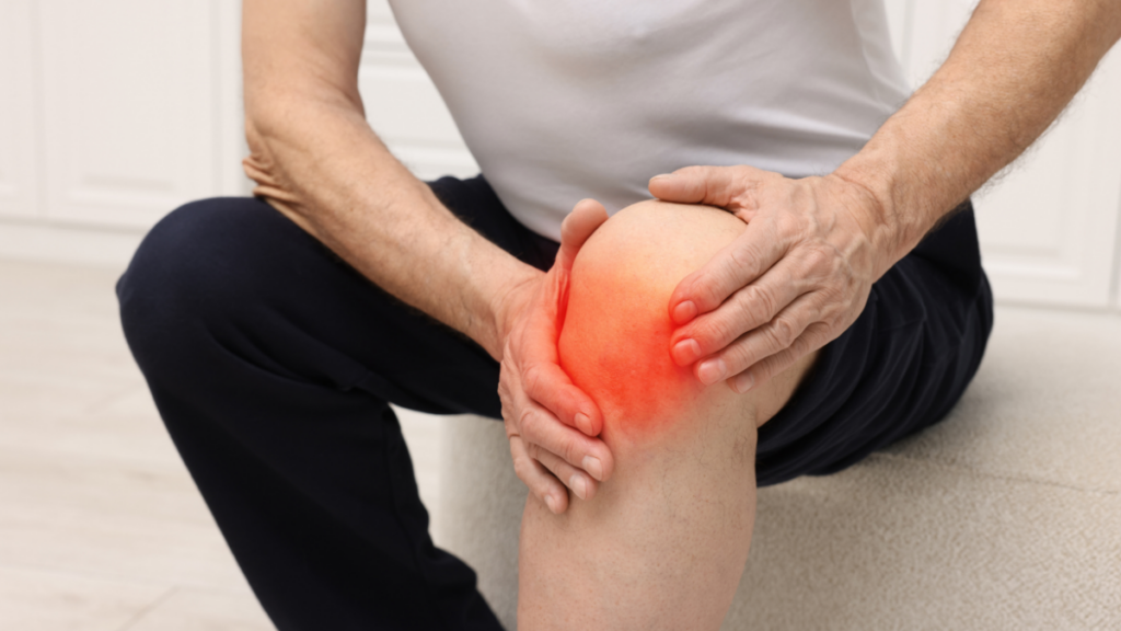 Dor no joelho afeta cada vez mais praticantes de atividades físicas. Especialistas alertam para excesso de carga, sinais de desgaste e importância da prevenção.