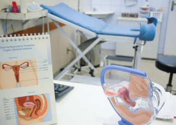 Endometriose atinge cerca de 1 em cada 10 mulheres no Brasil. Médicos destacam sintomas, diagnóstico precoce e opções de tratamento da doença.