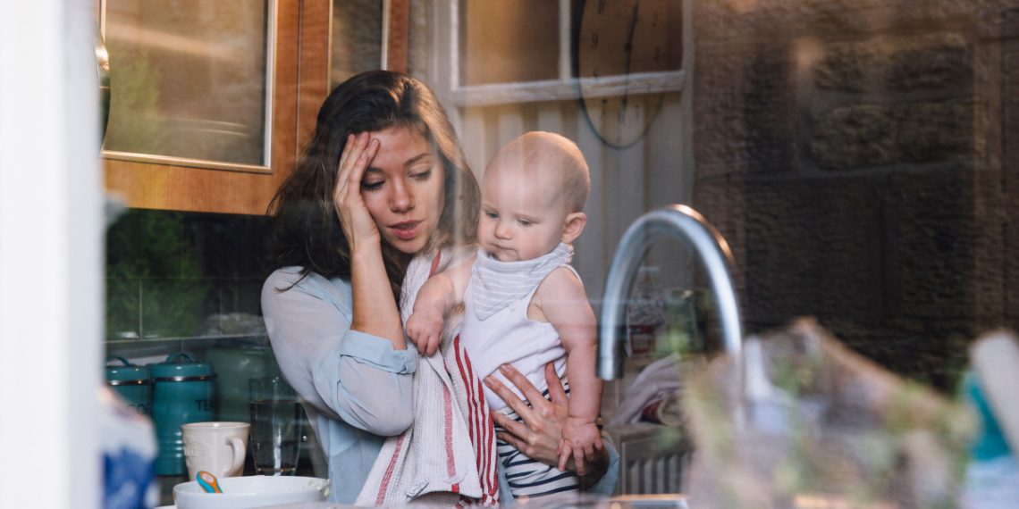 Mães que vivem a maternidade atípica solo enfrentam rotina intensa de cuidados, adaptações profissionais e desafios emocionais. História de Cristina Tannis revela a realidade dessas famílias.