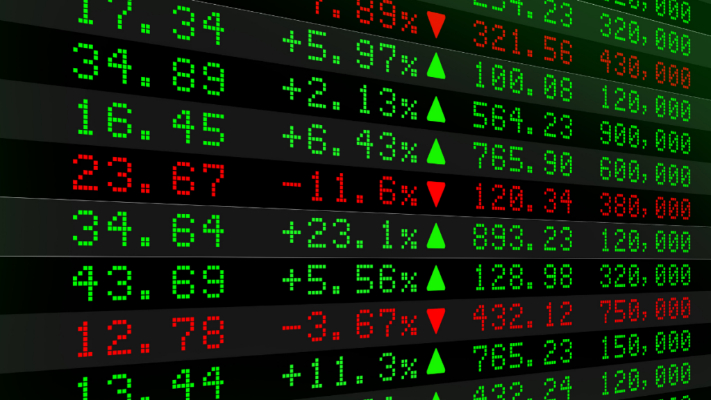 Mercados financeiros no Brasil fecham em queda com Ibovespa em baixa e dólar estável, influenciados por tensões entre EUA e Irã e alta do petróleo.