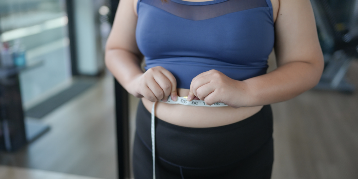 Estudo global aponta que a obesidade ultrapassou a hipertensão como principal fator de risco à saúde no Brasil, segundo análise publicada na The Lancet Regional Health.