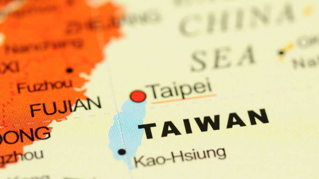 Donald Trump afirma que políticas dos EUA permitiram avanço de Taiwan na indústria de semicondutores e critica perda de protagonismo americano no setor de chips.