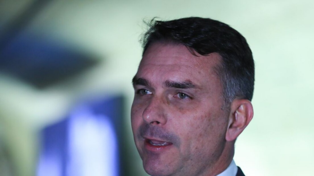 Caso sobre financiamento da cinebiografia “Dark Horse”, ligada a Jair Bolsonaro, ganha novos desdobramentos com áudios, declarações e investigações sobre origem de recursos.