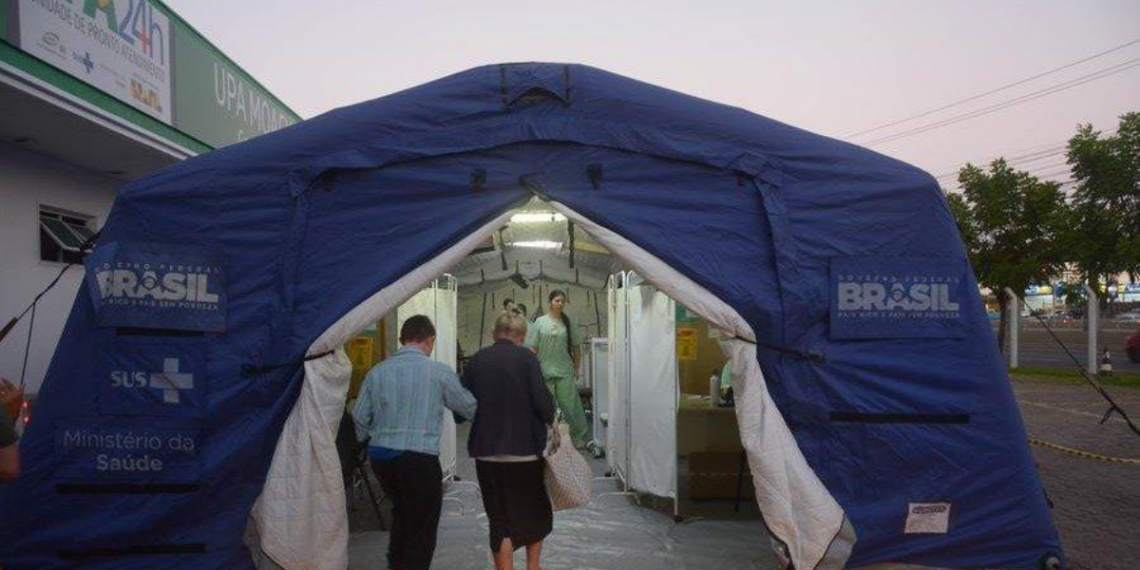 Dengue cresce no Brasil e pressiona hospitais. Veja sintomas e quando buscar atendimento médico.