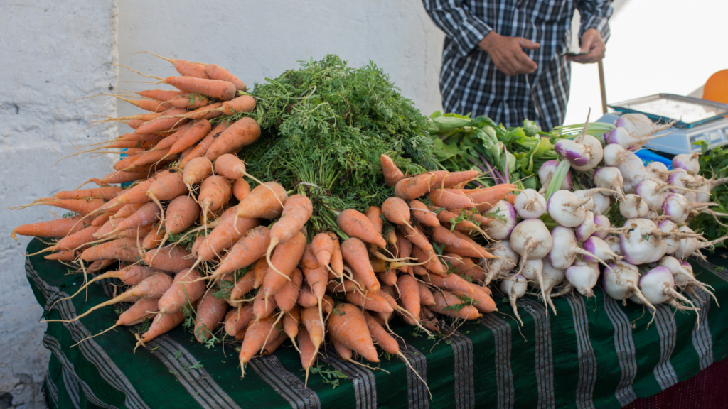 Inflação dos alimentos dificulta manter uma alimentação saudável no Brasil. Veja impactos na dieta e dicas para economizar com nutrição.