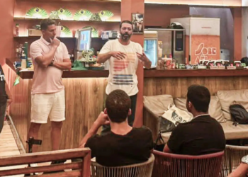 Moradores da Rocinha e Vidigal iniciam curso de formação para guias turísticos profissionais com foco em turismo comunitário e empreendedorismo.
