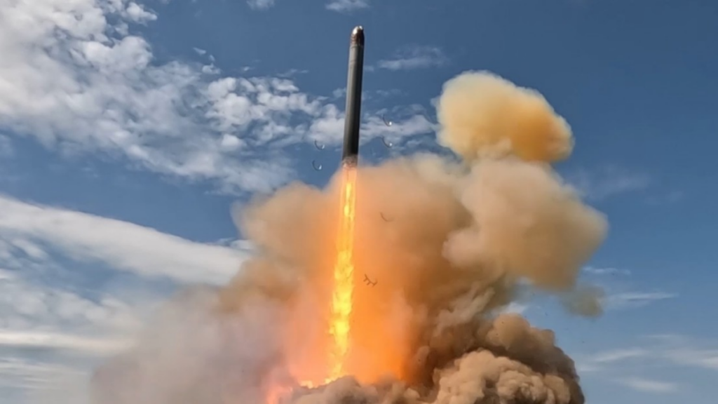 Rússia reforça capacidade estratégica com novo sistema nuclear.