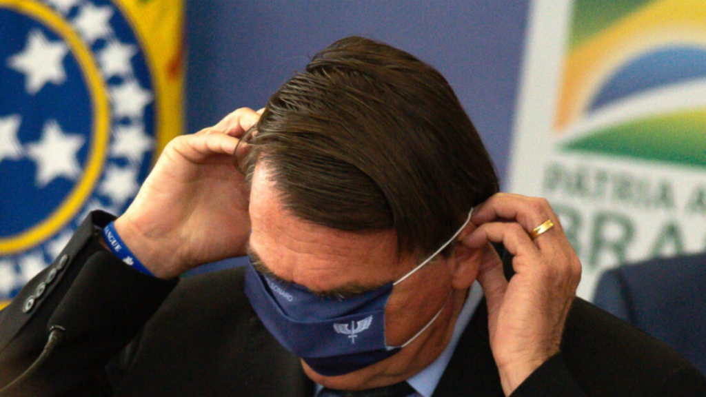 Durante cerimônia em memória das vítimas da covid-19, Lula criticou a condução da pandemia no governo Bolsonaro e falou em responsabilização judicial.