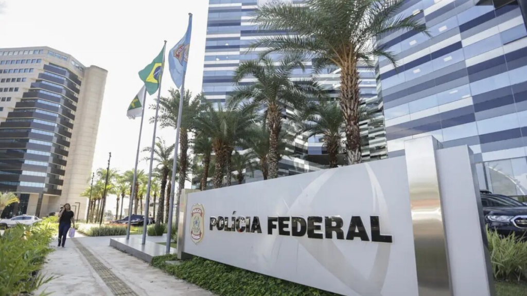 Suspeito investigado no caso Banco Master foi preso em Dubai após ação conjunta da Polícia Federal e Interpol.