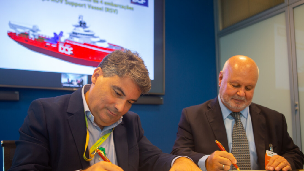 Petrobras anuncia investimento bilionário para construção de embarcações de apoio submarino em Santa Catarina.