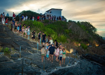 Forte São Mateus, em Cabo Frio, recebeu mais de 59 mil visitantes em quatro meses e reforça importância cultural e turística da cidade.