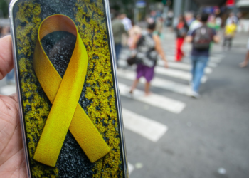 Rio de Janeiro registrou mais de 29 mil vítimas de acidentes de trânsito em 2025. Campanha Maio Amarelo reforça ações de conscientização, educação e fiscalização para reduzir mortes nas vias.