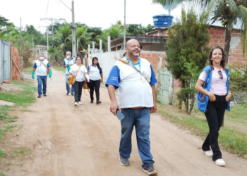 Macaé realiza mutirão contra o Aedes aegypti no bairro Aterrado do Imburo. Ação reforça prevenção da dengue, zika e chikungunya com visitas domiciliares e orientações.
