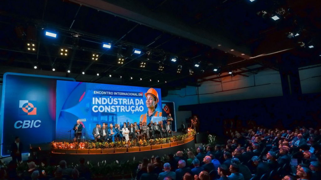 Lula solicita estudo à Caixa Econômica Federal para apurar baixa adesão ao programa Reforma Casa Brasil e aponta possível excesso de burocracia como barreira ao acesso ao crédito habitacional.