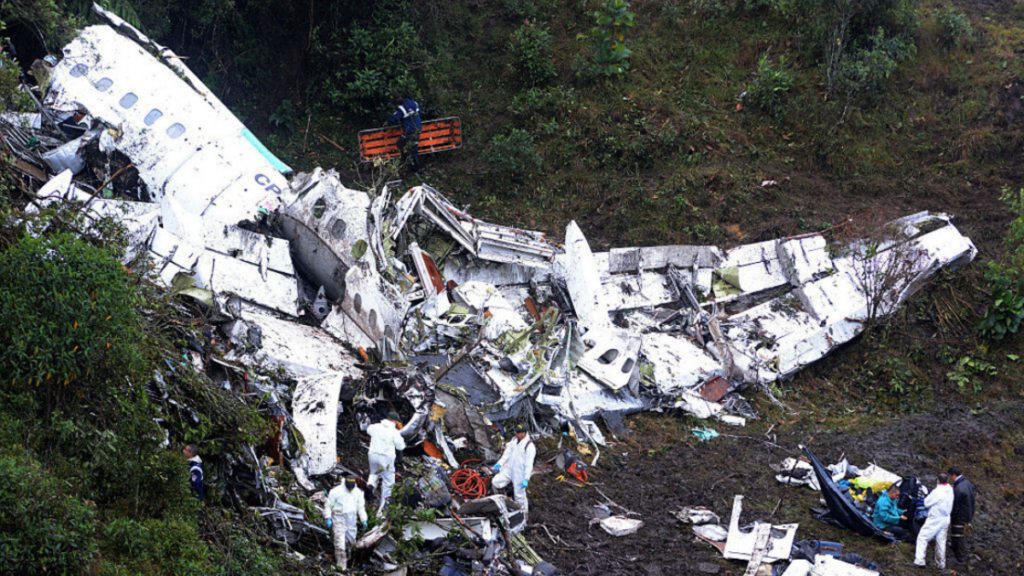 Justiça determina que Chapecoense pague R$ 450 mil à família do jornalista Giovani Klein Victoria, vítima do acidente aéreo de 2016 na Colômbia.