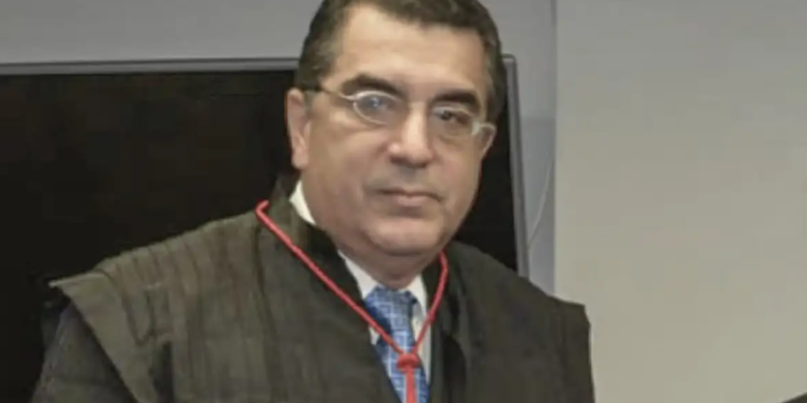Corpo do desembargador Alcides Martins Ribeiro Filho, desaparecido desde abril, foi encontrado na região da Vista Chinesa, no Rio de Janeiro.