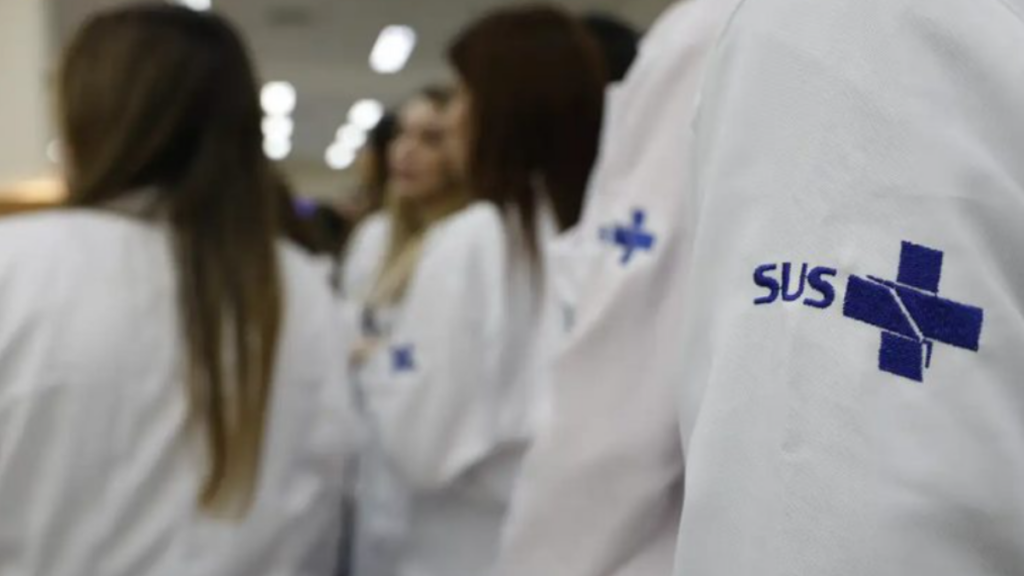 Ministério da Saúde implementa o teste FIT no SUS para rastreamento do câncer colorretal e reforça prevenção no país.