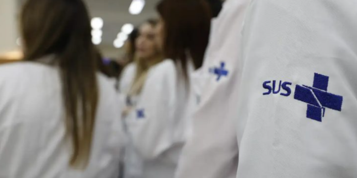 Ministério da Saúde implementa o teste FIT no SUS para rastreamento do câncer colorretal e reforça prevenção no país.