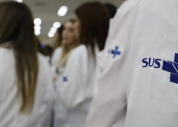 Ministério da Saúde implementa o teste FIT no SUS para rastreamento do câncer colorretal e reforça prevenção no país.