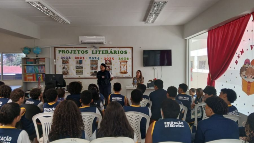Rio das Ostras amplia ações educativas nas escolas com apoio das forças de segurança pública.
